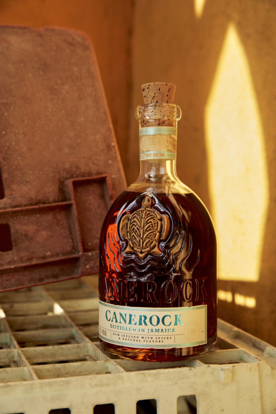 Canerock is a genuine jamaican rum with centuries of savoir faire